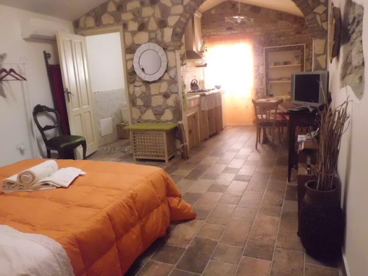 Agriturismo Su'E Lentu بوسا المظهر الخارجي الصورة