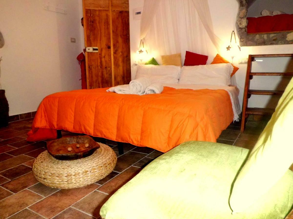 Agriturismo Su'E Lentu بوسا المظهر الخارجي الصورة